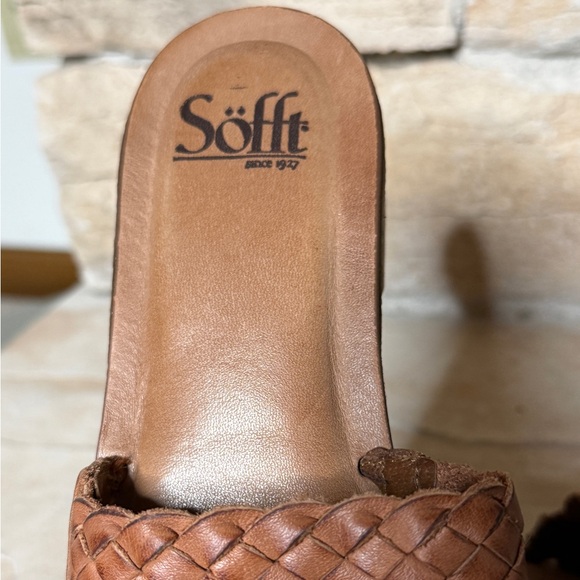 Söfft Brown Leather Woven
Slide Sandals — Women's Size
7.5 Vacation Resort Ready - Picture 7 of 10
